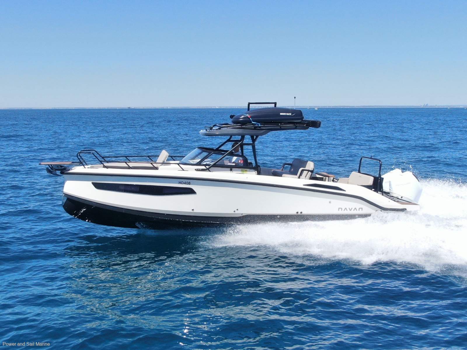 Navan S30 Heavily optioned, amazing extras includes Airberth