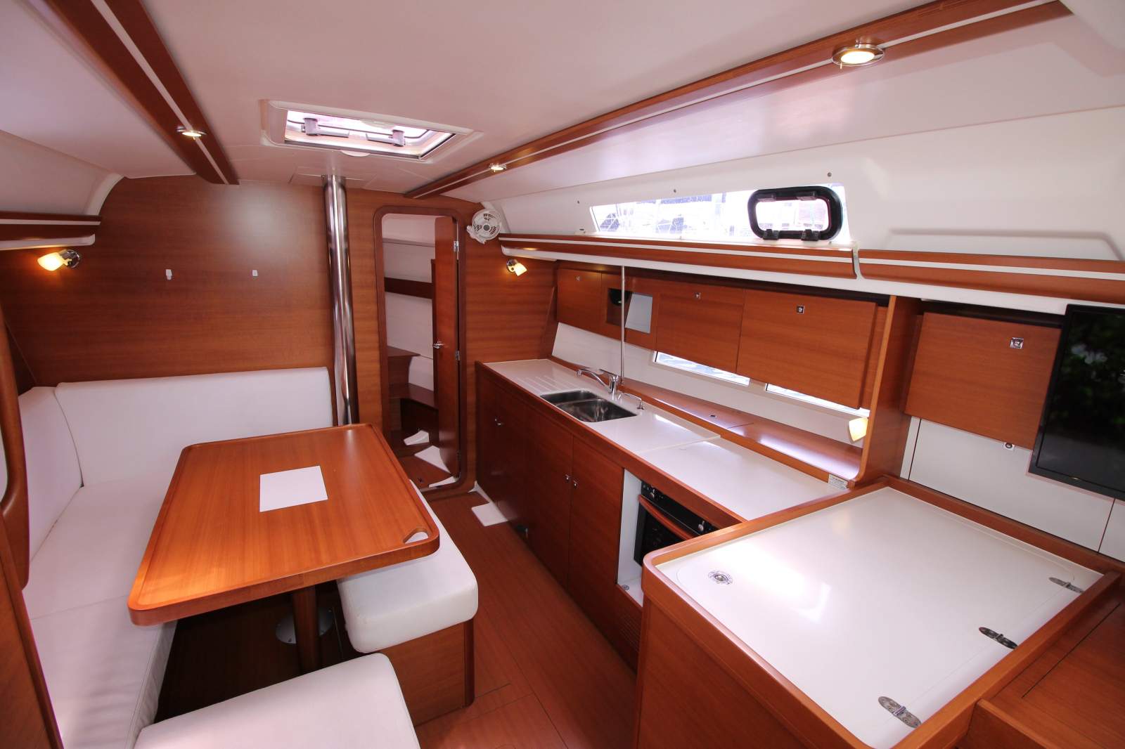 Dufour Grand Large 380