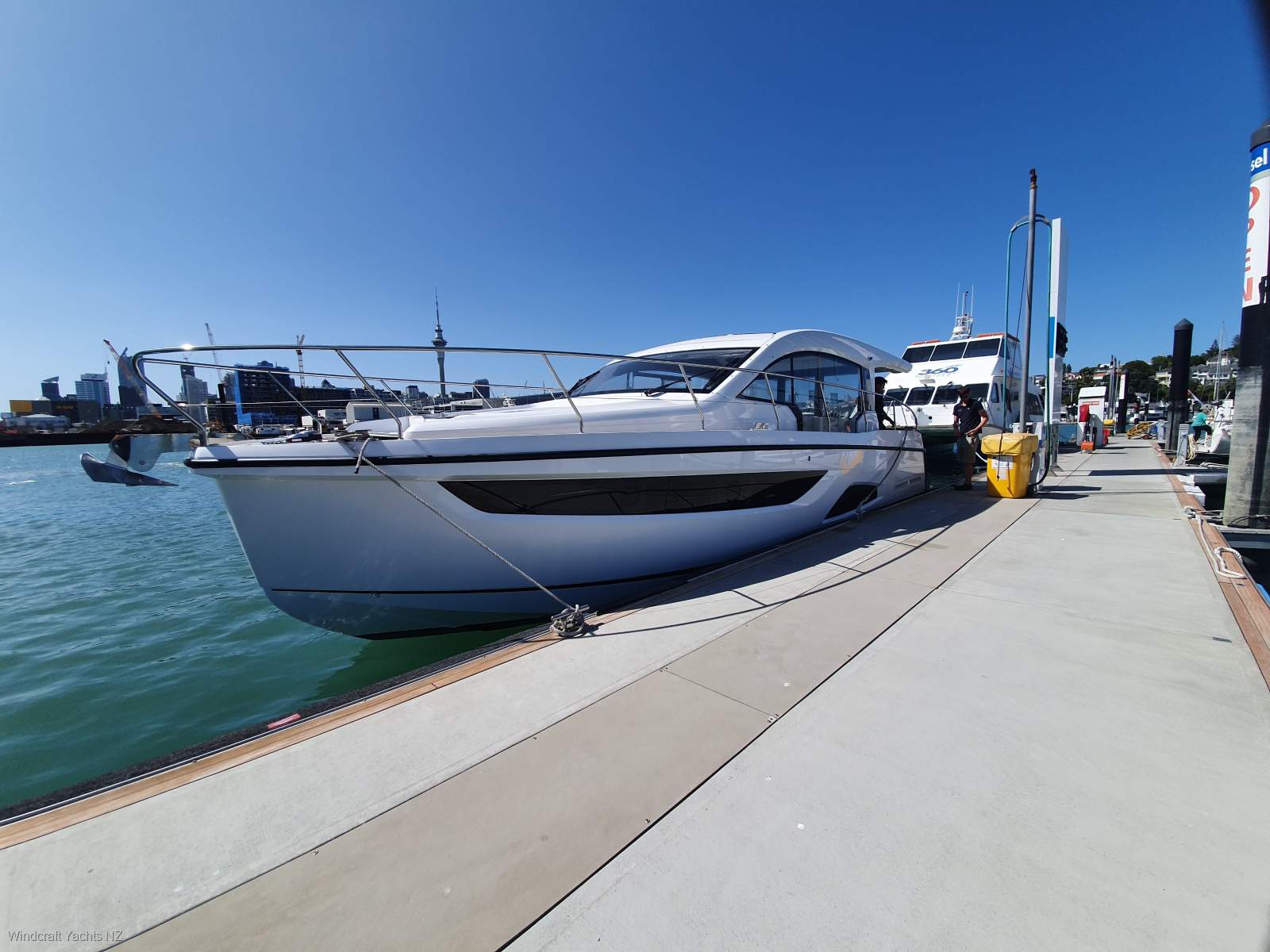 Sealine C390 2020 Low Hours