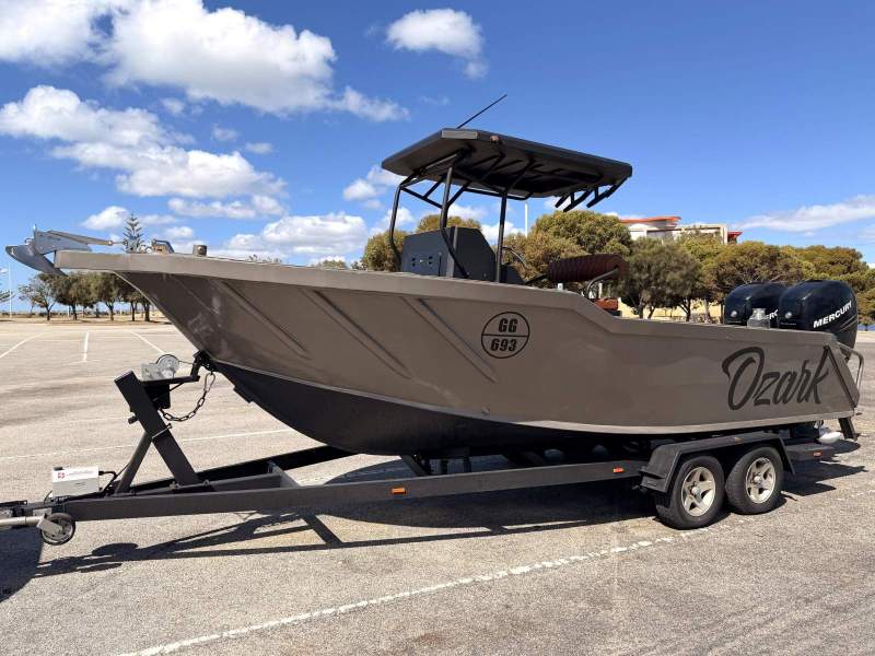 Custom 6.1m Centre Console - Powerful & Practical!