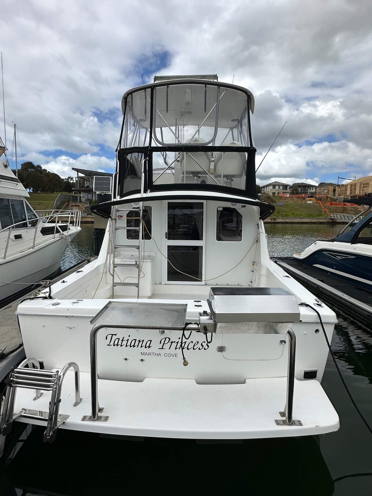 Caribbean 32 Sportsfisher Flybridge