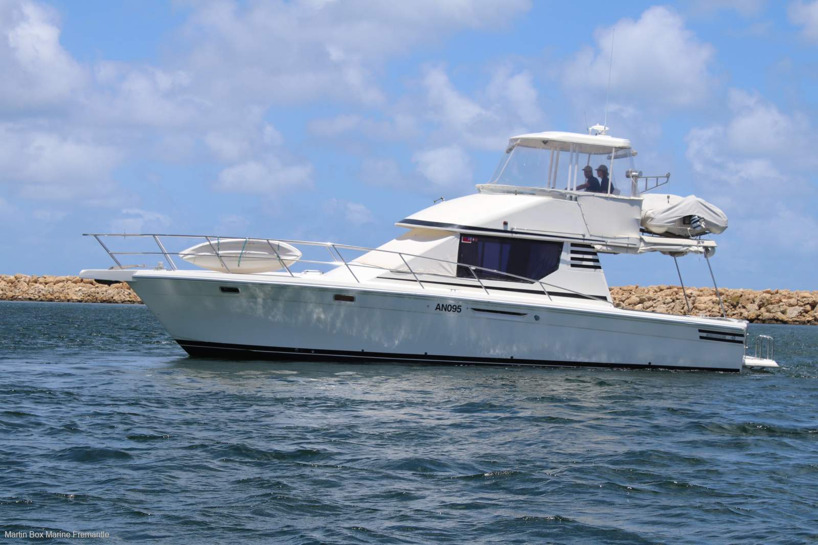 Northshore 42 Flybridge Cruiser with New Cummins 470Hp Diesels
