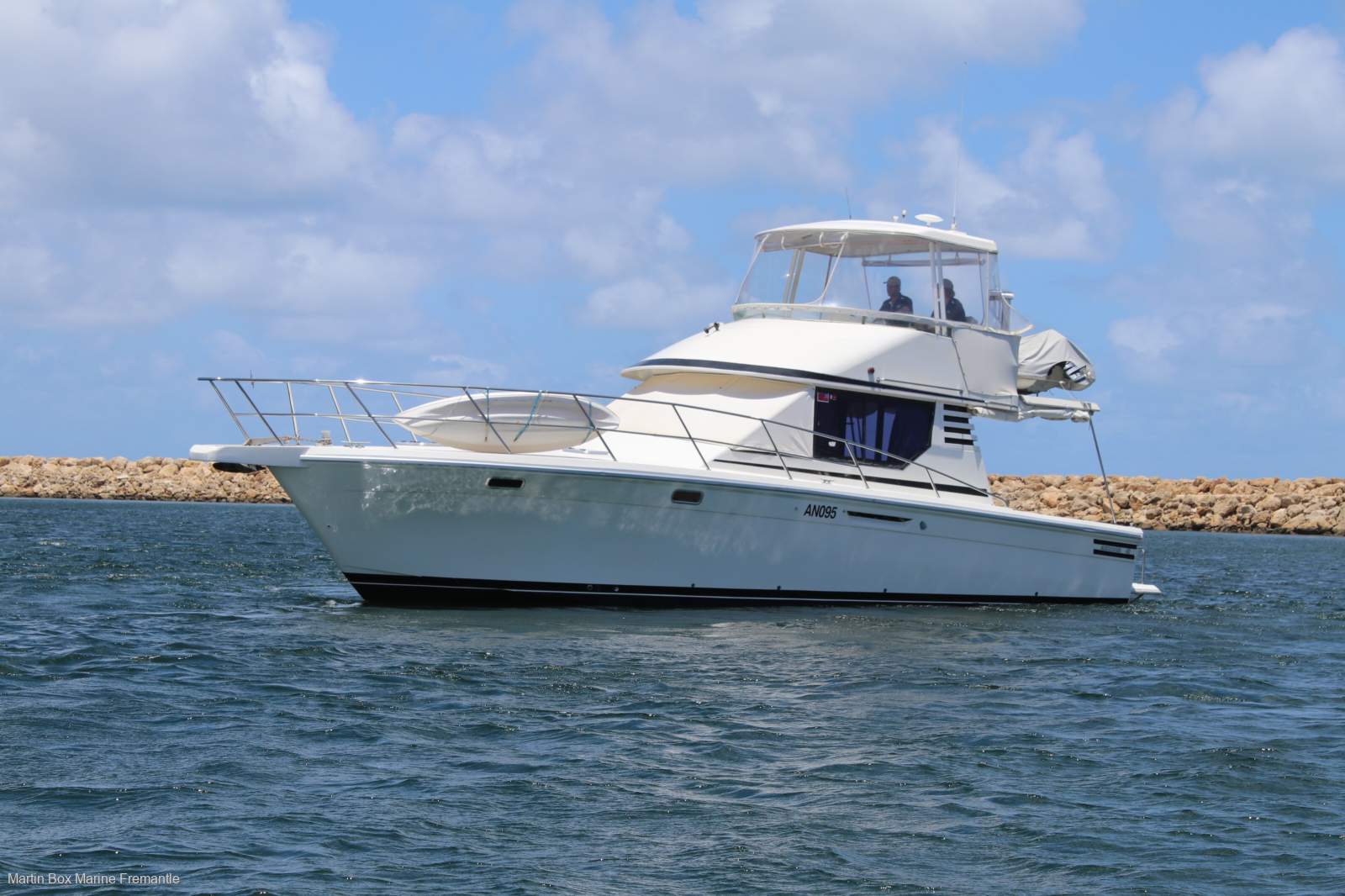 Northshore 42 Flybridge Cruiser with New Cummins 470Hp Diesels