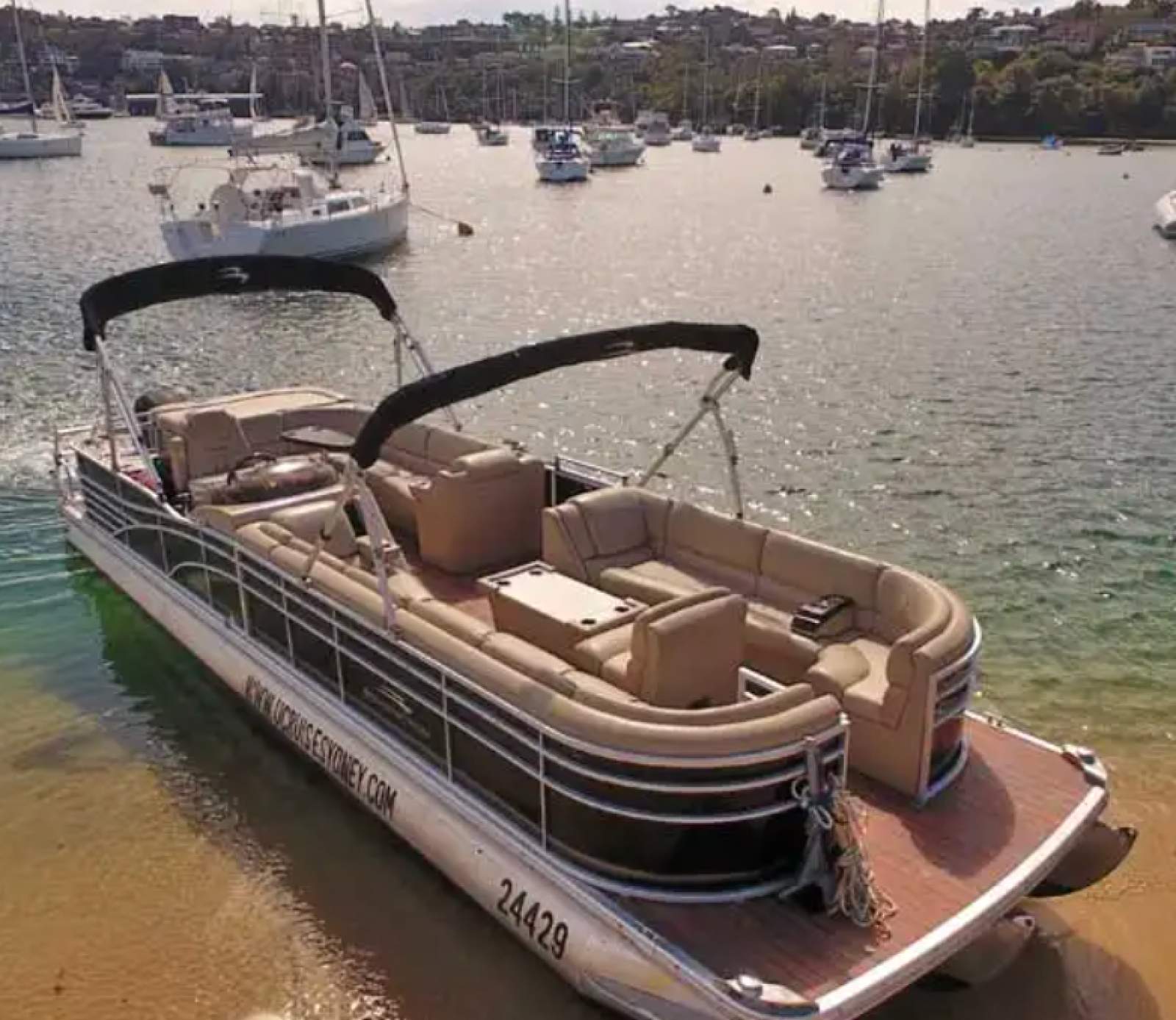 Bennington Pontoon Boat 2575RLI Floating Lounge - Unique Pontoon boat charter in c