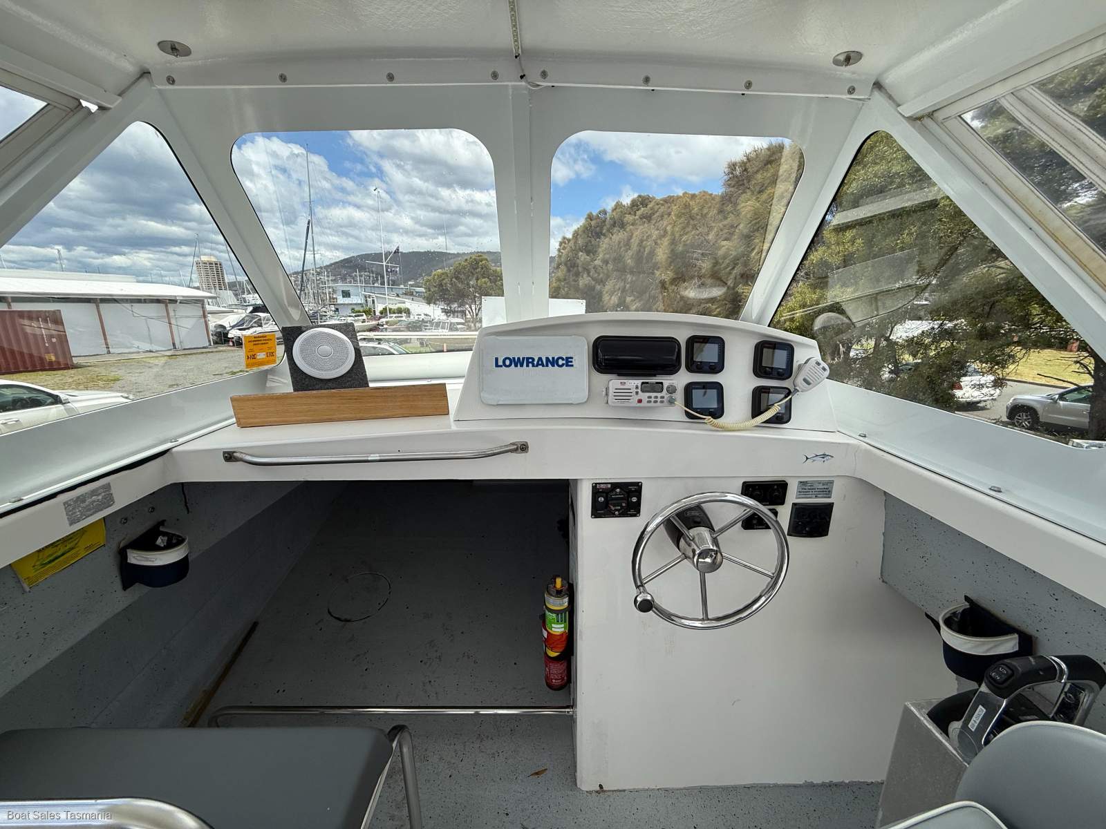 Cape Cat 24 Power Cat