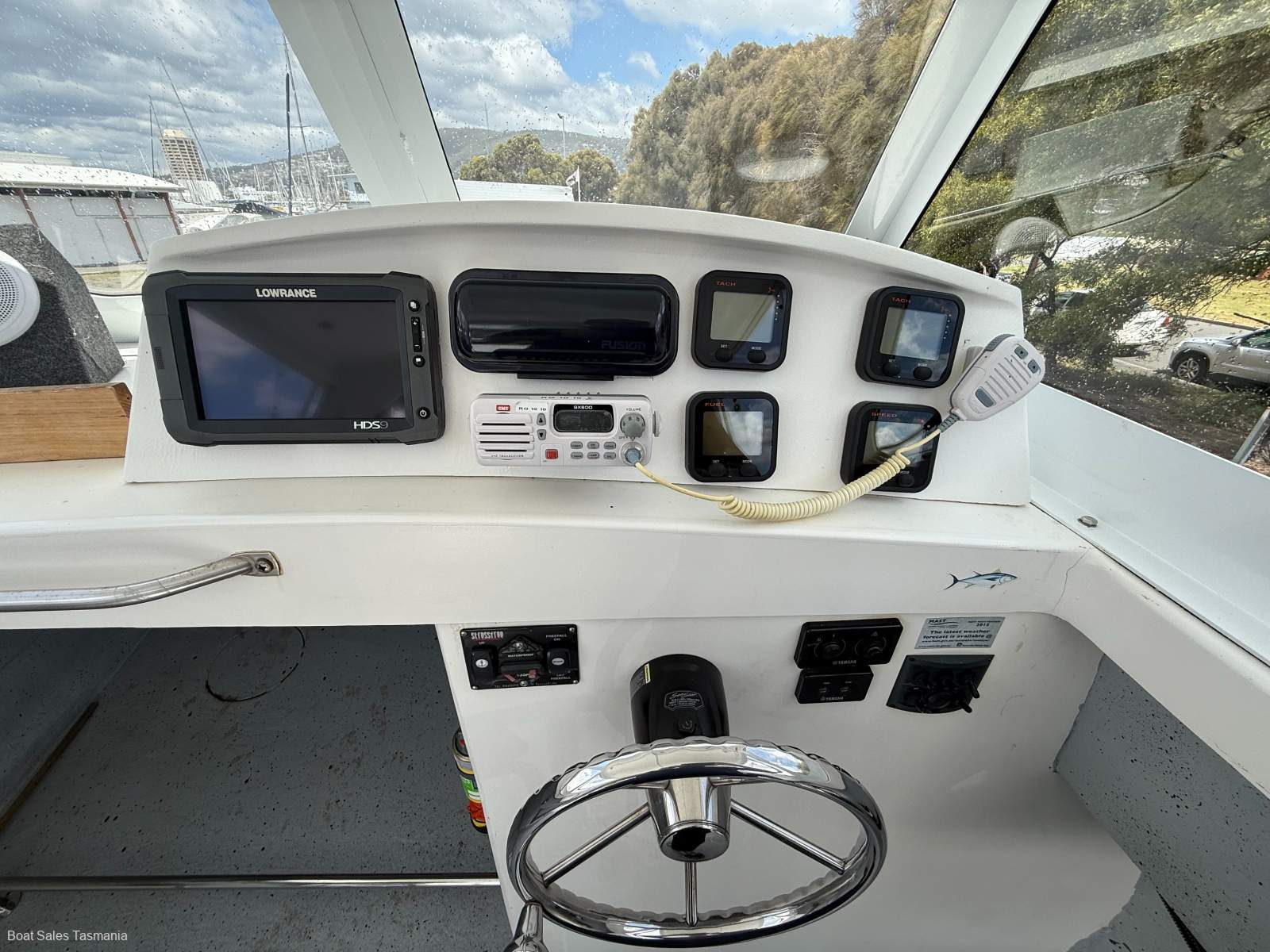 Cape Cat 24 Power Cat