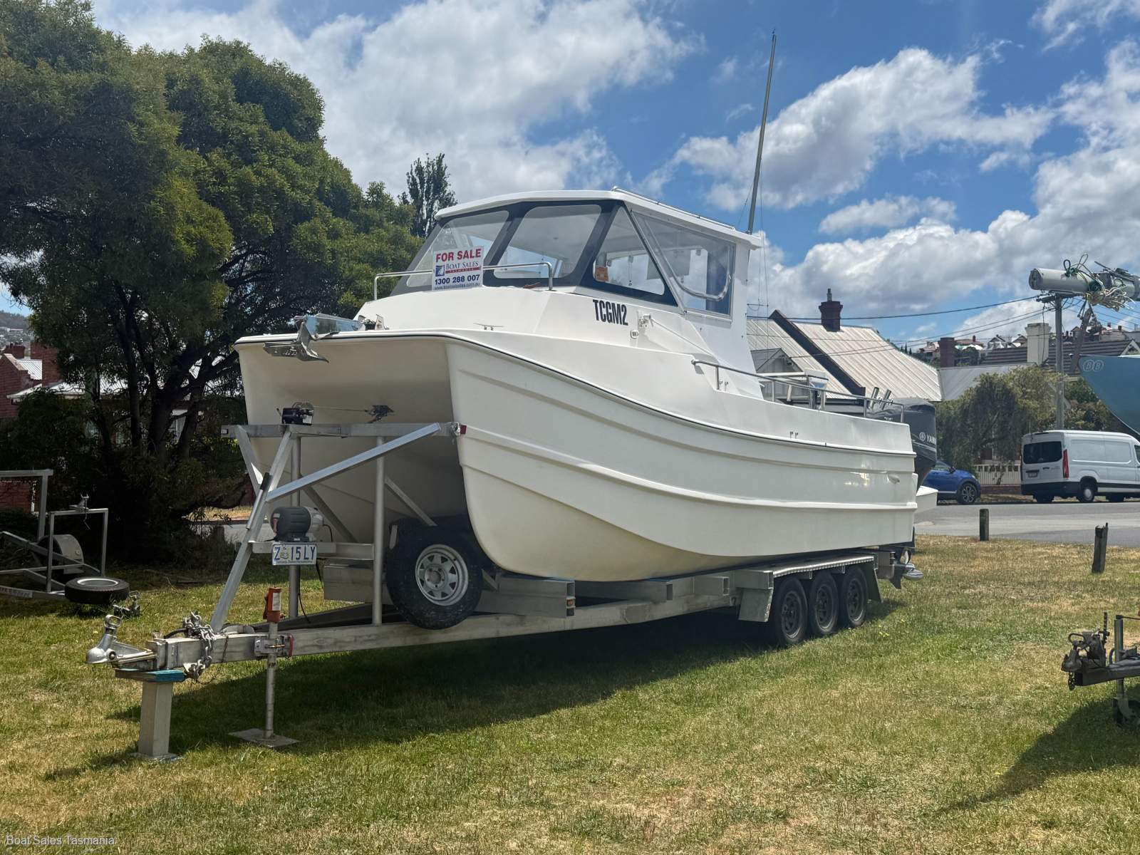 Cape Cat 24 Power Cat