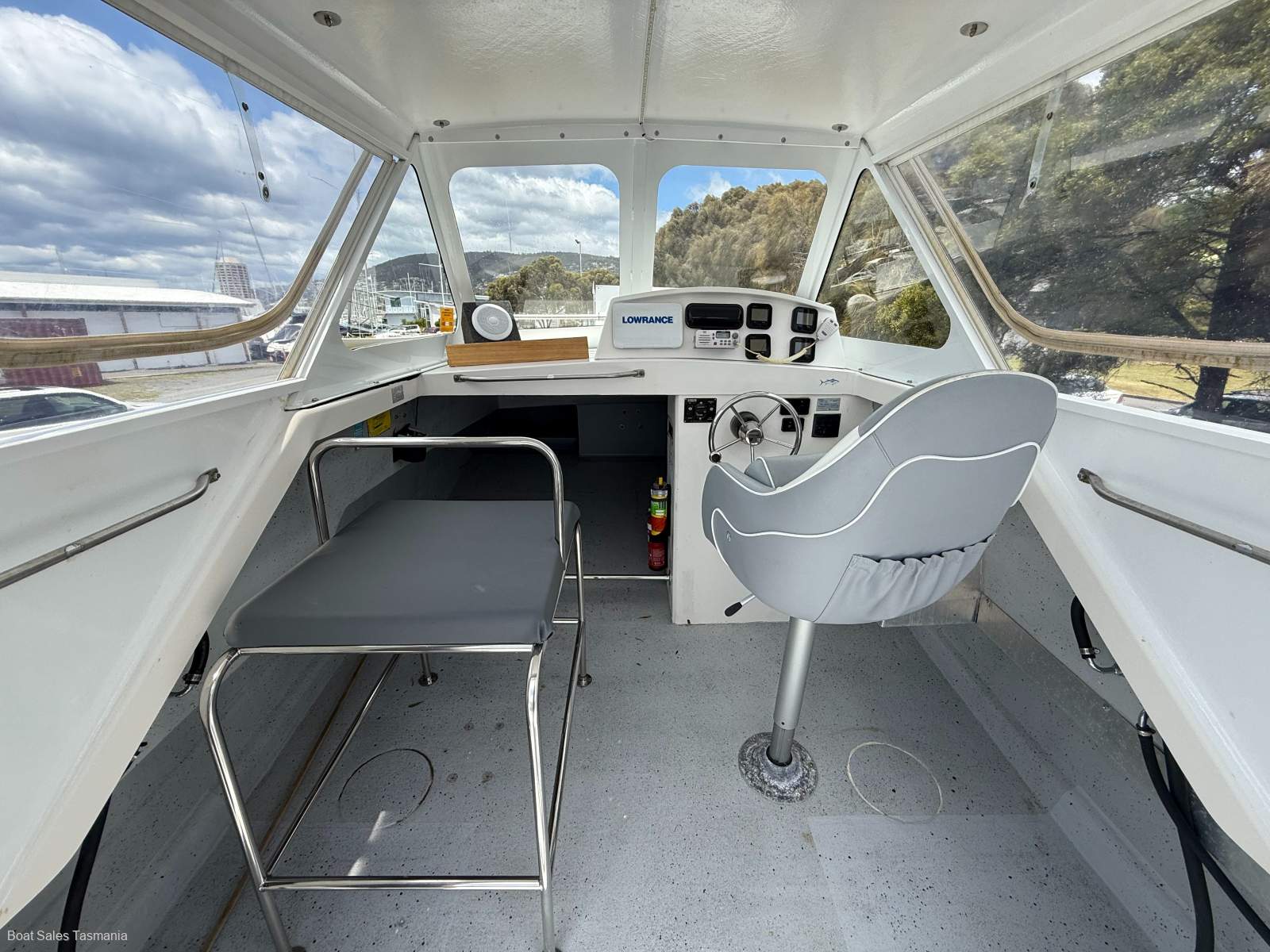 Cape Cat 24 Power Cat