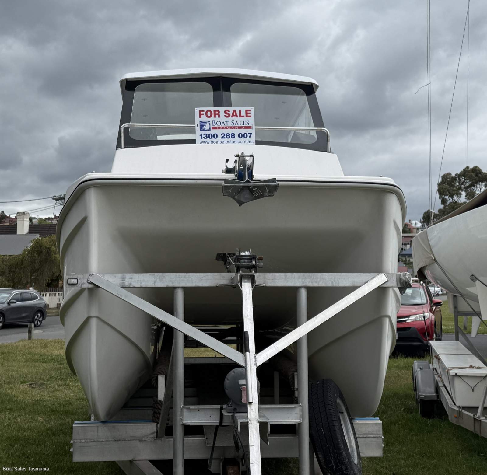 Cape Cat 24 Power Cat