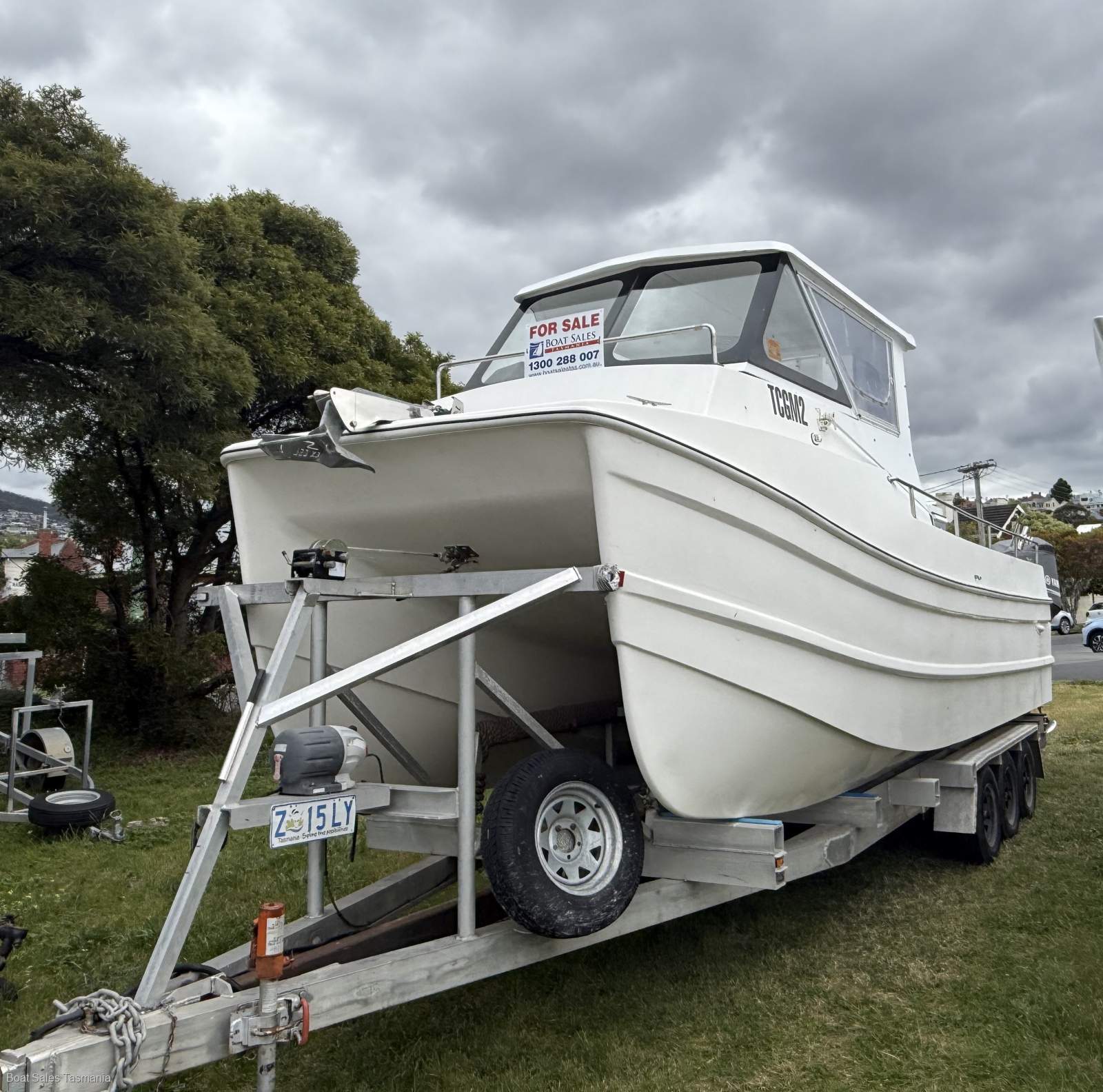 Cape Cat 24 Power Cat