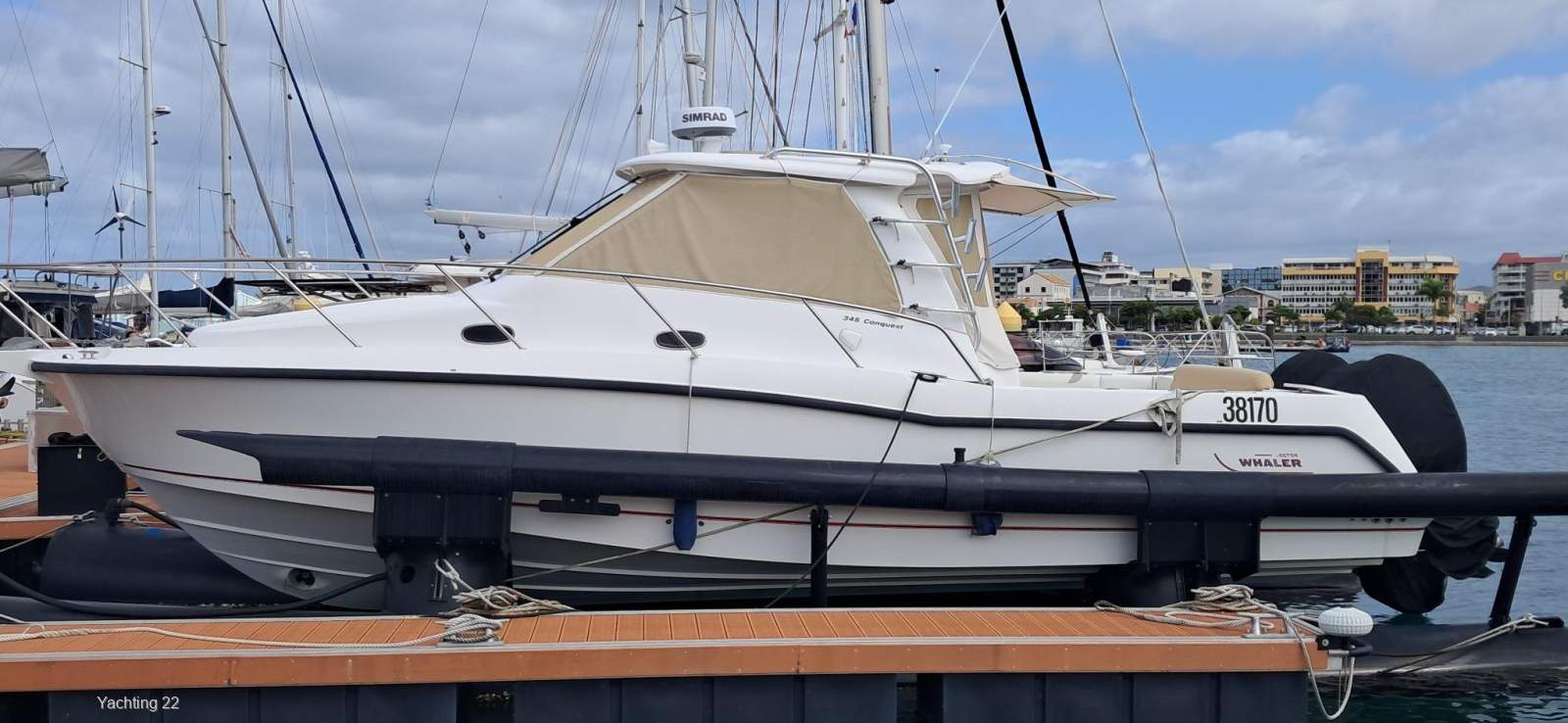 Boston Whaler 345 Conquest Pilothouse