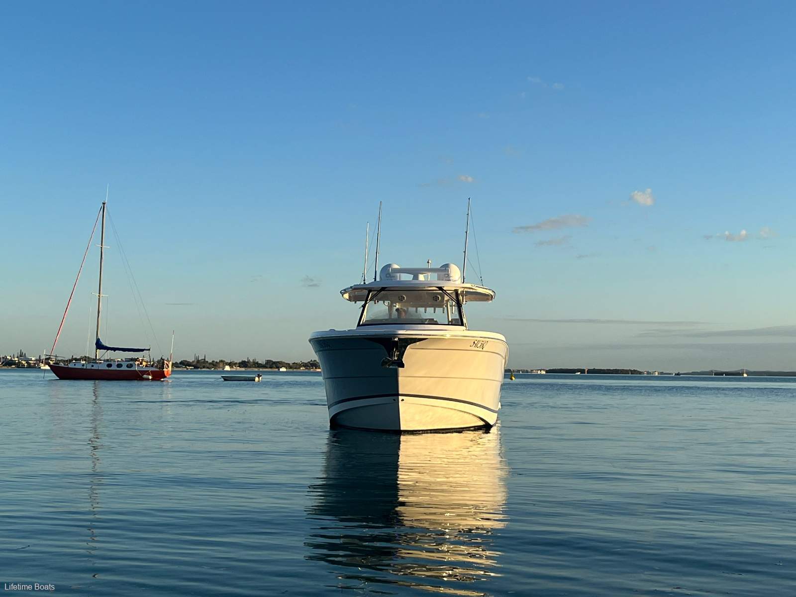Regal 38 SAV The ulimate day boat for Australia