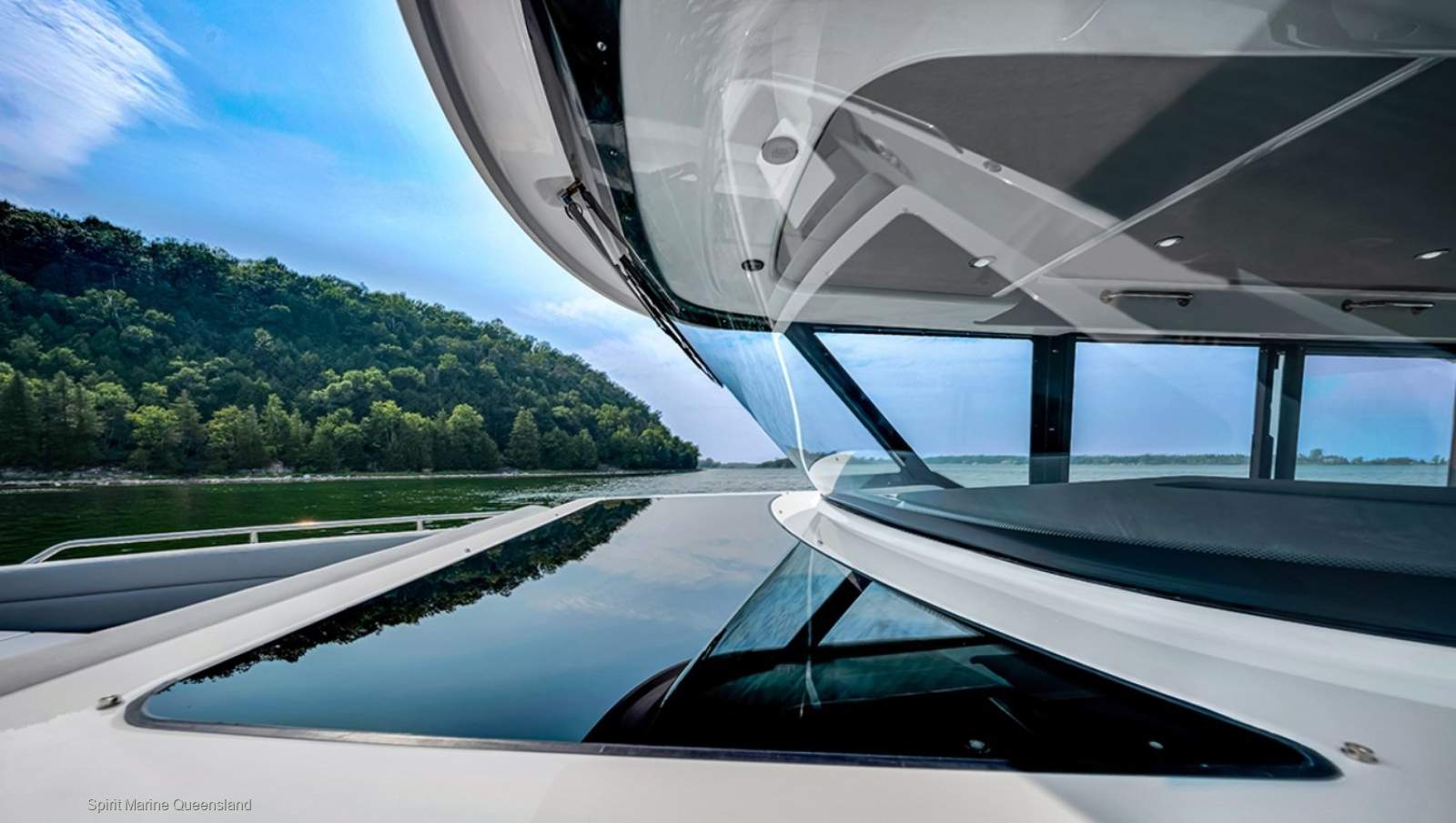 Cruisers Yachts 38 VTR Enclosed