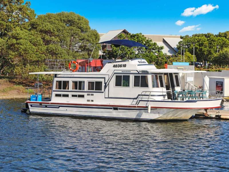 Caloundra Houseboats Coher 45 plus business WIWO