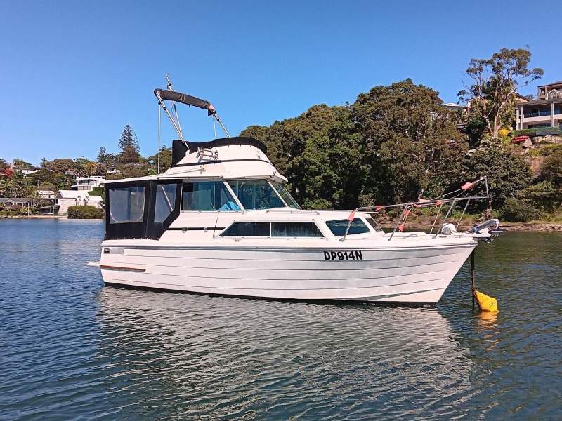 Mariner 26 Pacer Flybridge Cruiser Displacement Cruiser