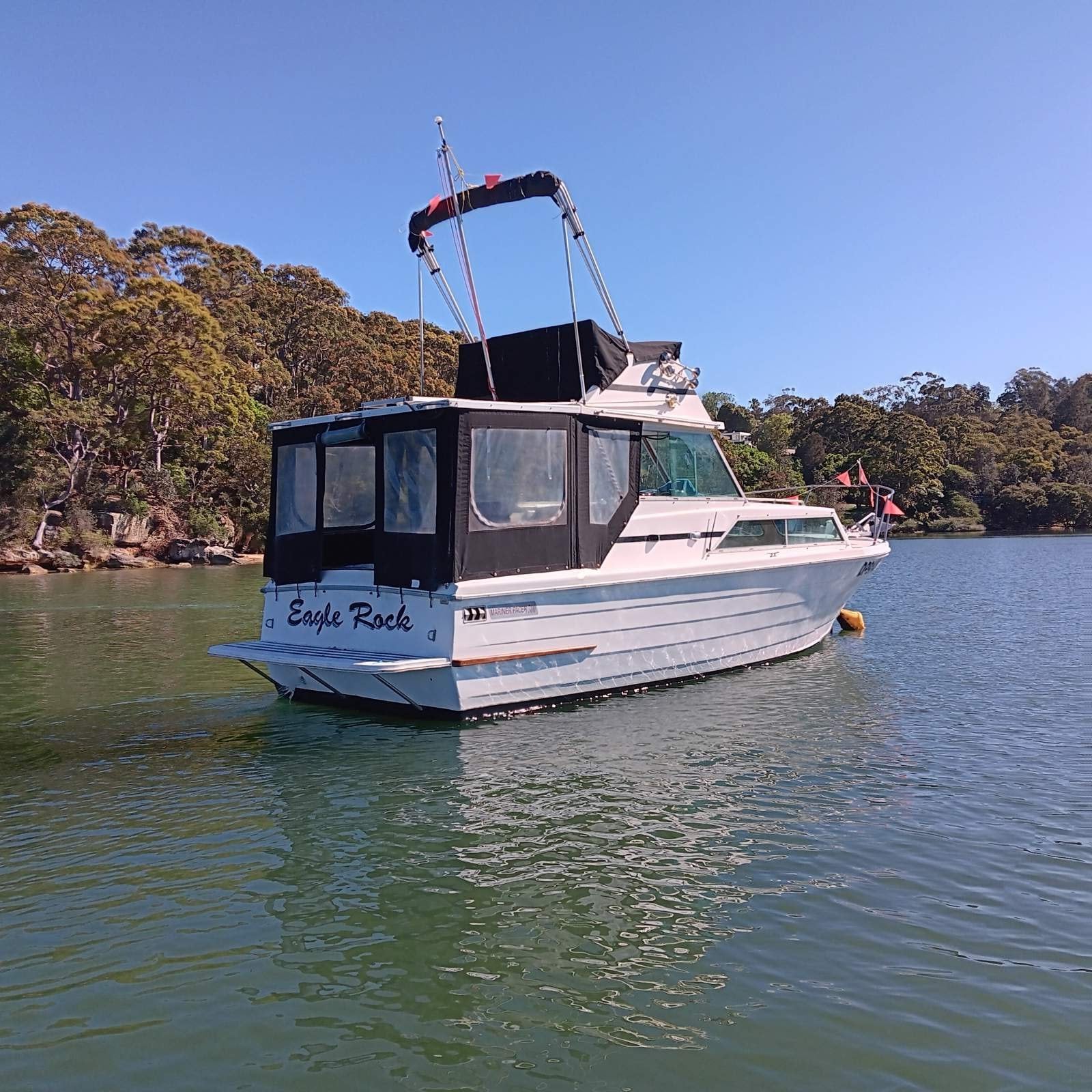 Mariner 26 Pacer Flybridge Cruiser Displacement Cruiser