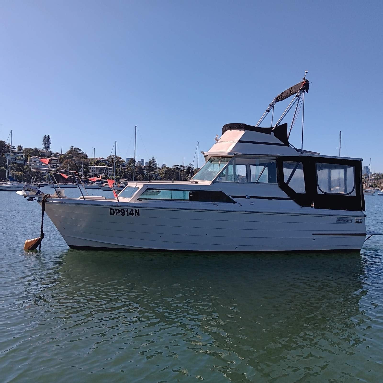 Mariner 26 Pacer Flybridge Cruiser Displacement Cruiser