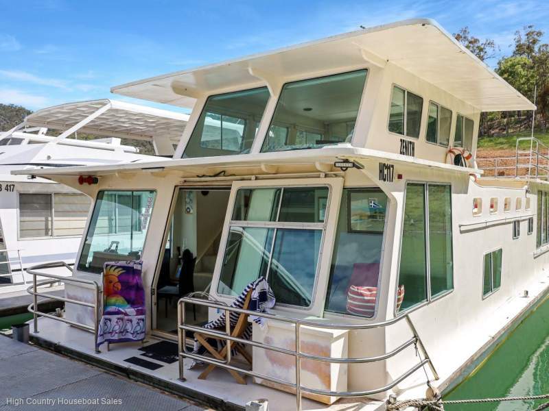Zenith Houseboat Holiday Home @ Lake Eildon