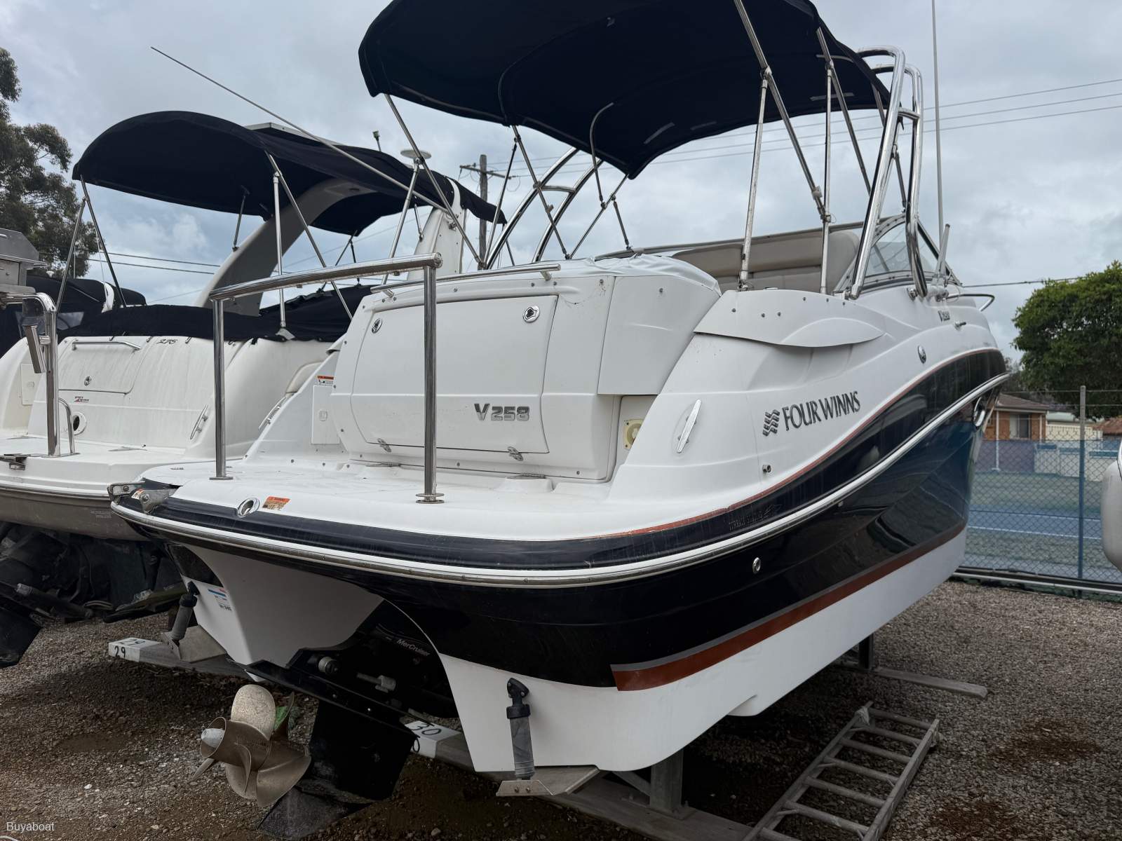 Four Winns Vista 258