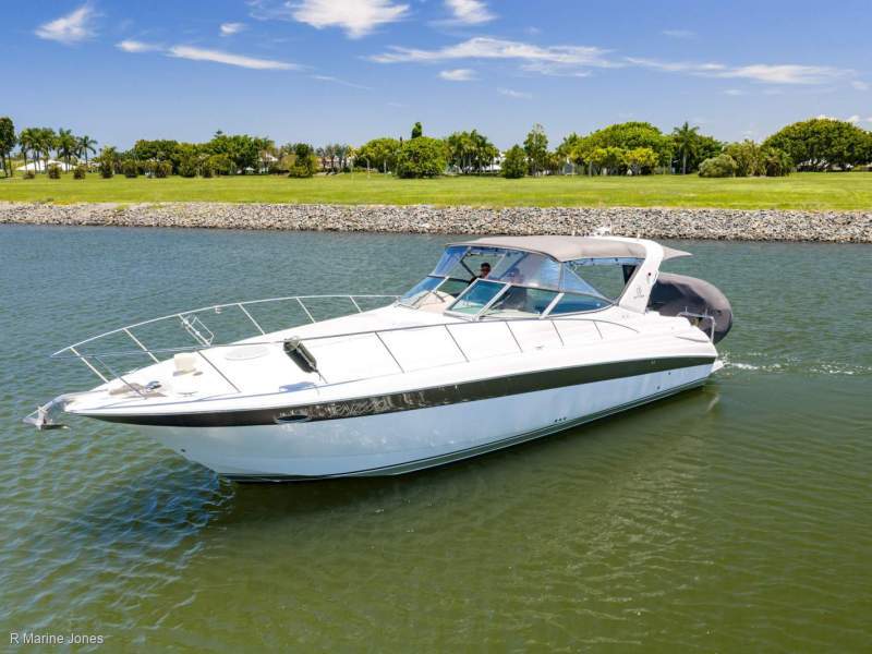 Riviera M370 Sports Cruiser