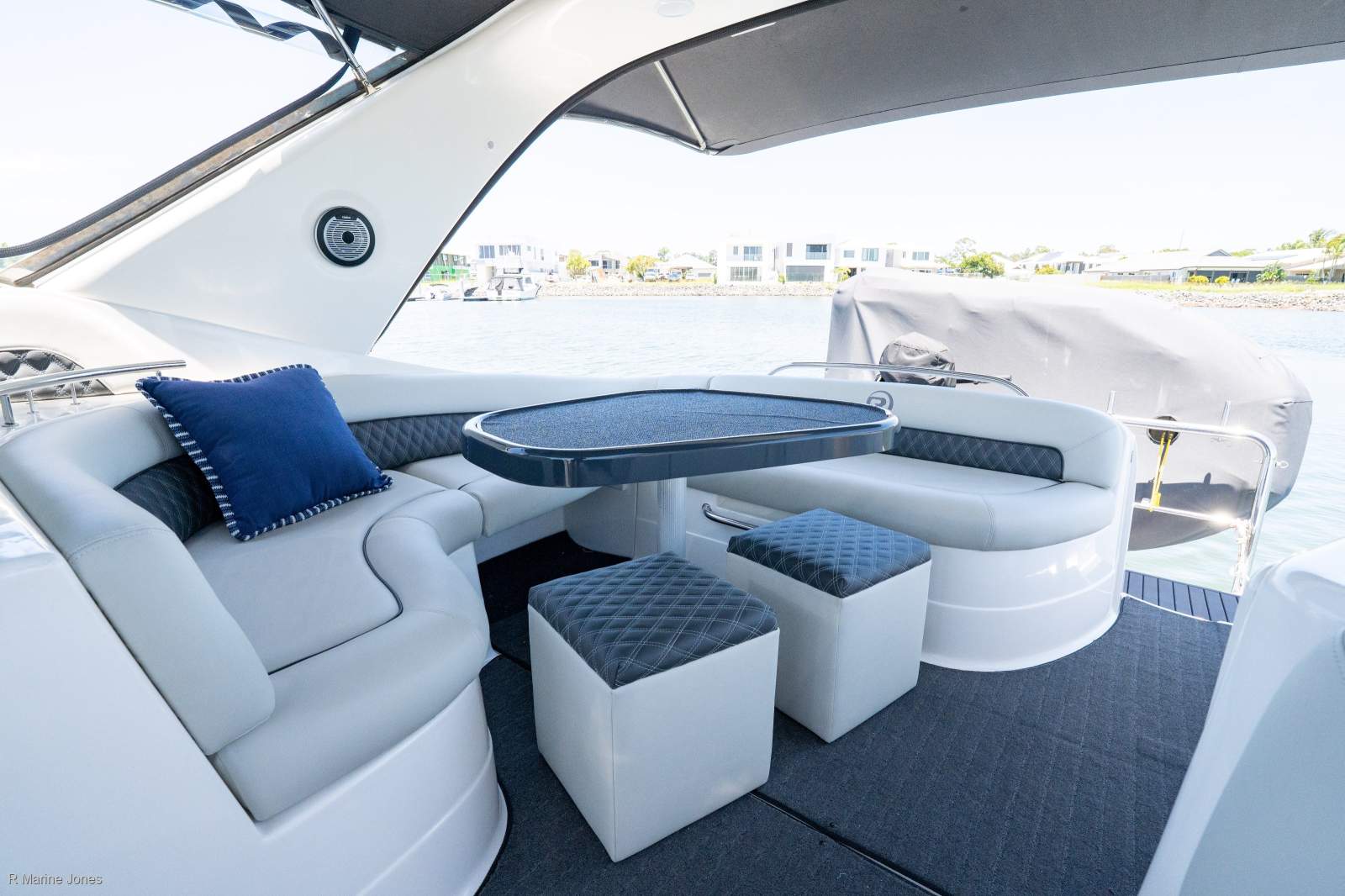 Riviera M370 Sports Cruiser