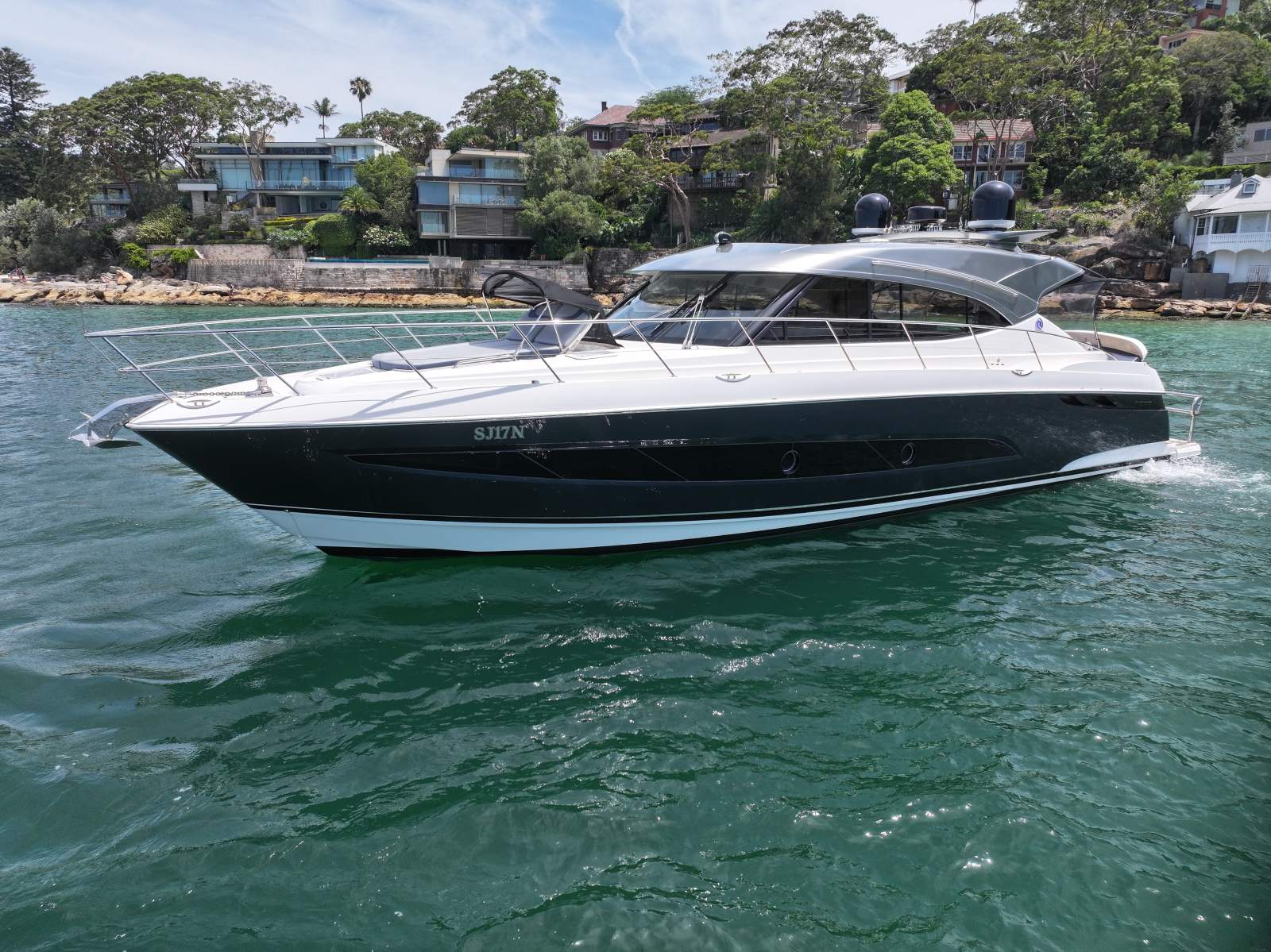 Riviera 5400 Sport Yacht Platinum Edition