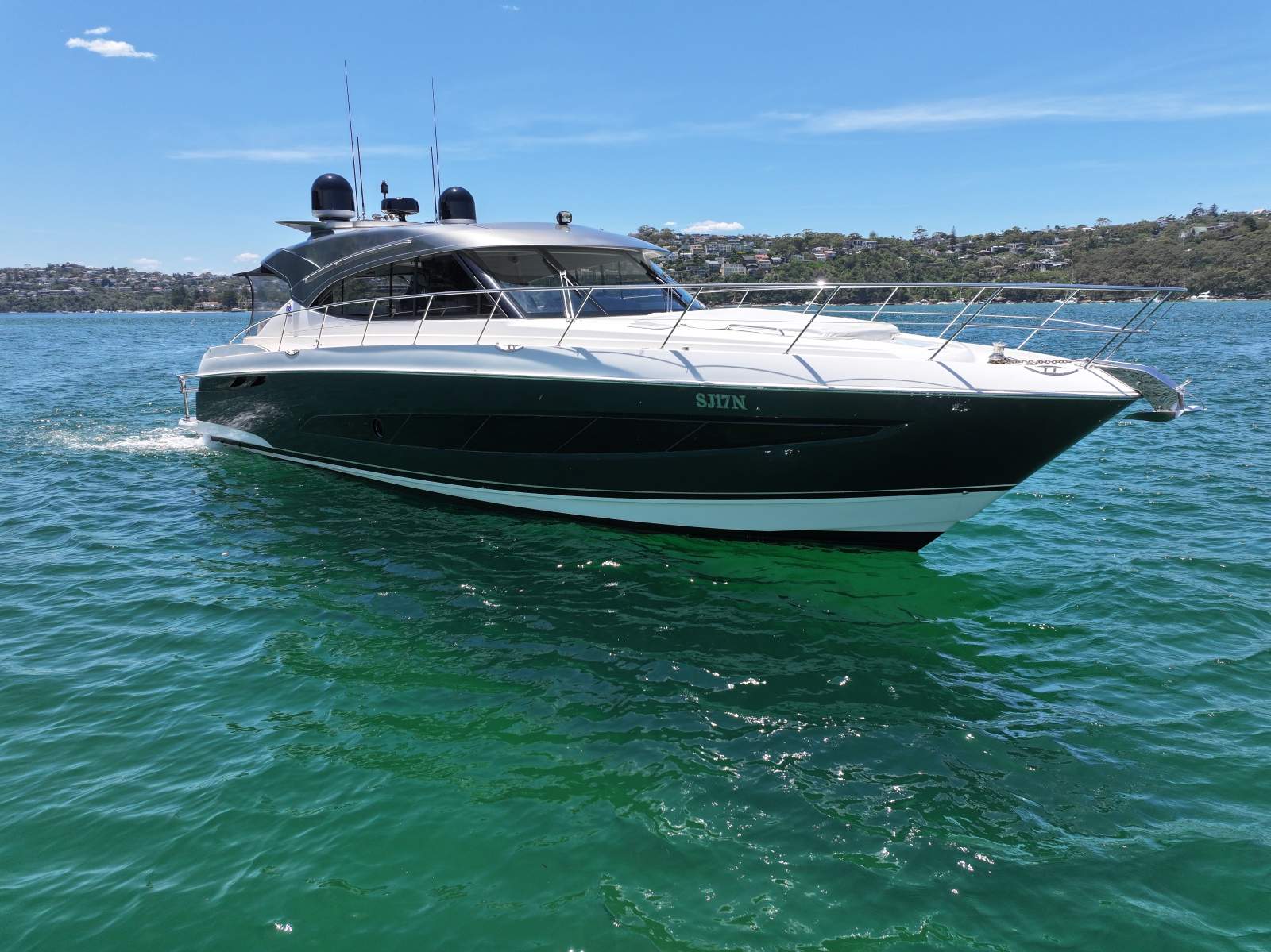 Riviera 5400 Sport Yacht Platinum Edition