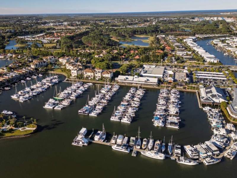 Freehold marina berth Hope Island