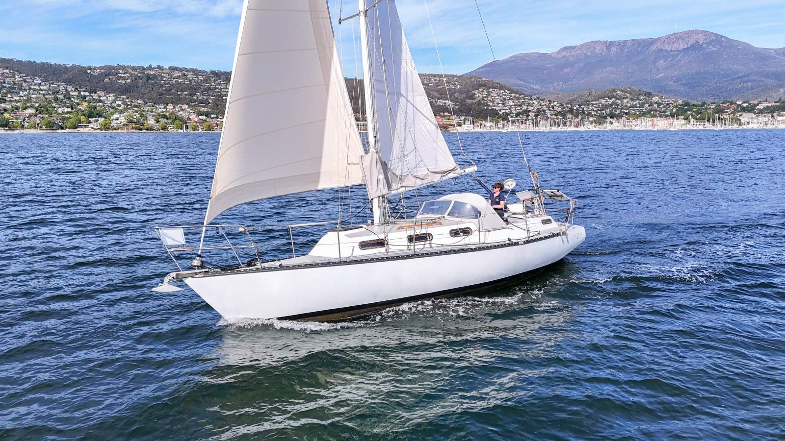 Mottle 33 VERY WELL EQUIPPED AND UPGRADED!