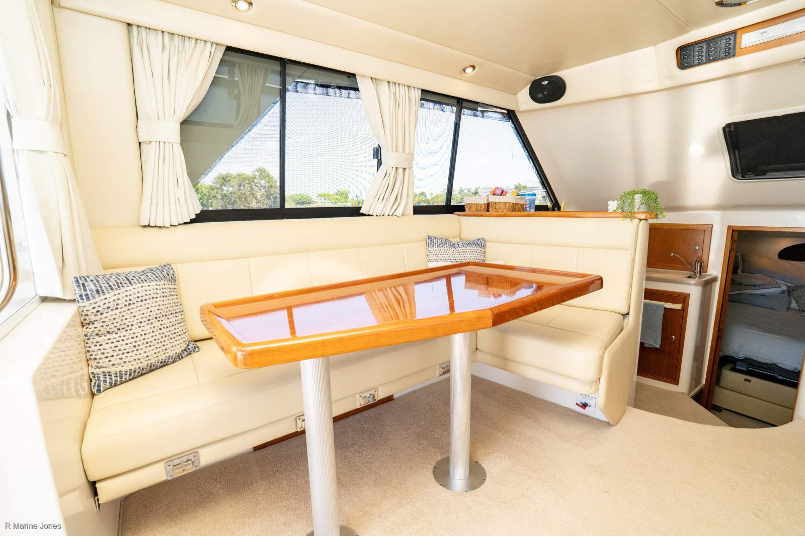 Riviera 36 Single Cabin