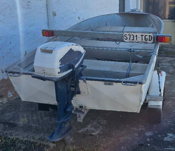 Savage Aluminium dinghy