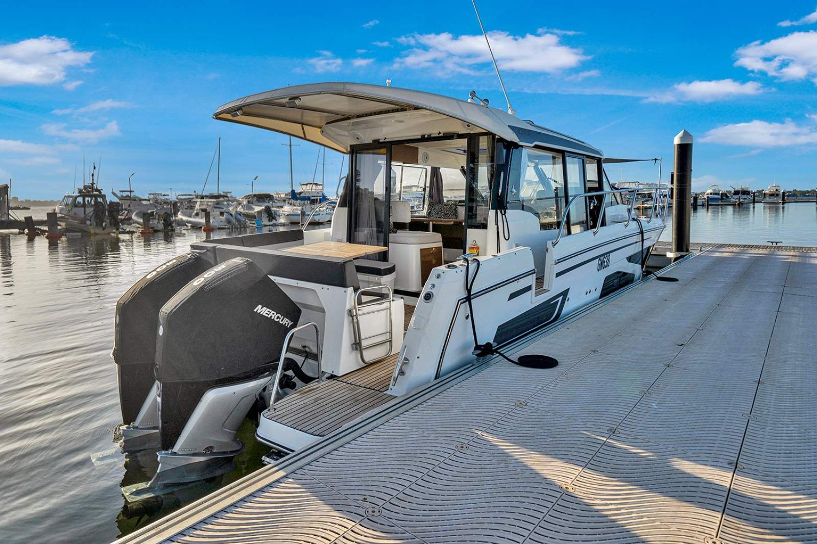 Jeanneau Merry Fisher 1095 Coupe