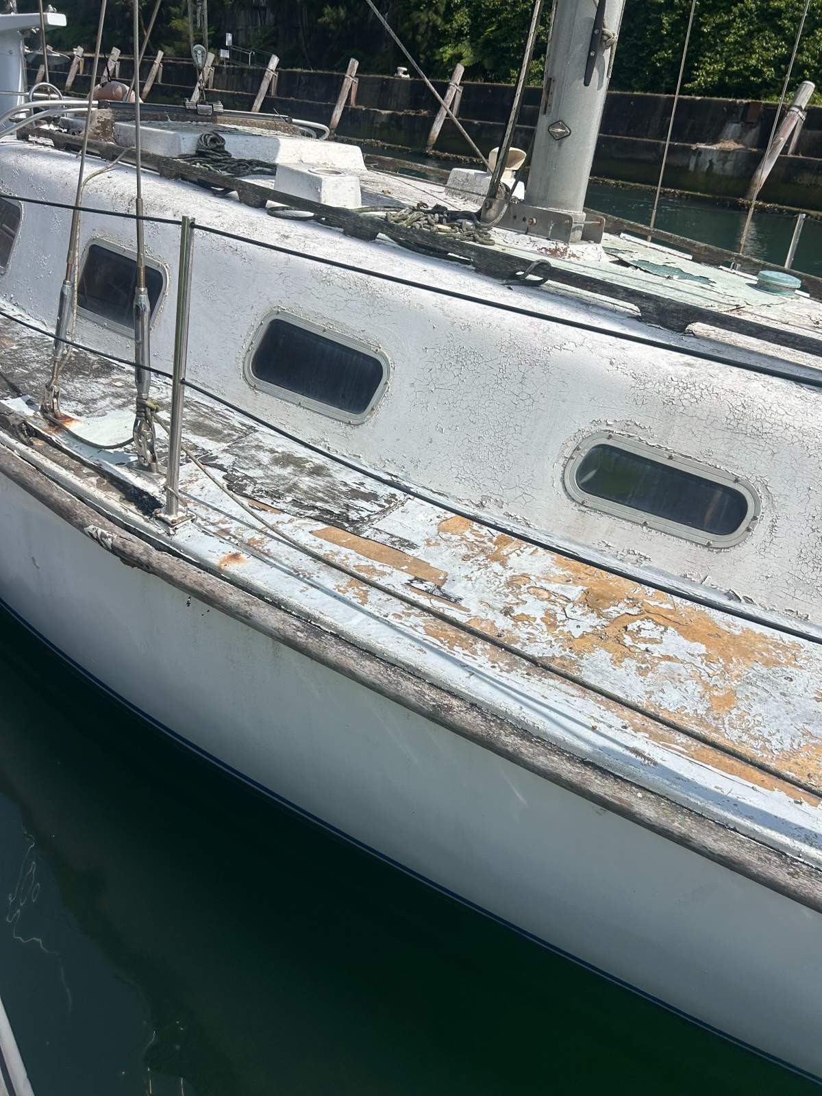 Roberts 34 Fiberglass Hull Cheap Price ( Sydney Harbour)
