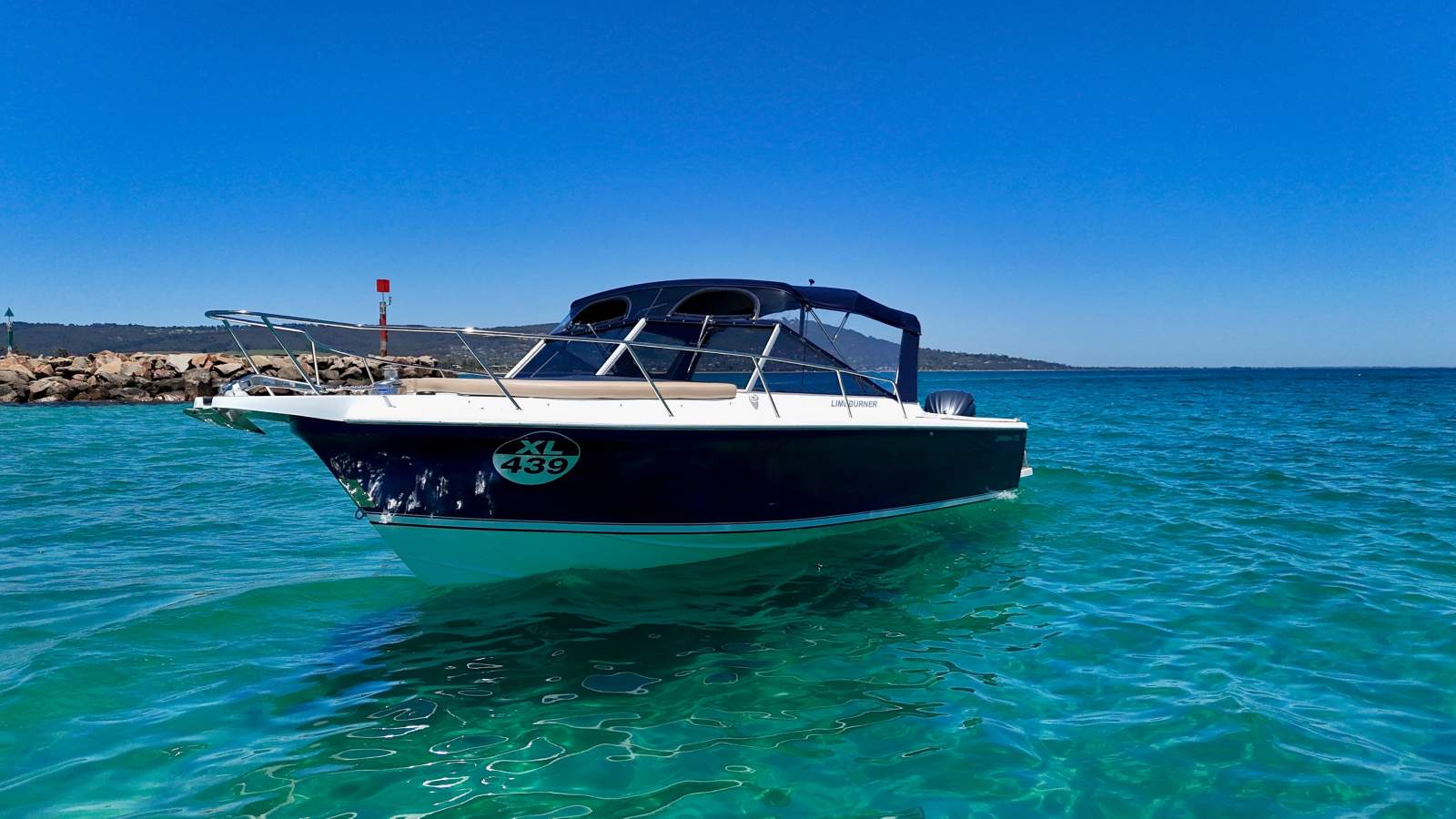 Caribbean 2700 Twin Outboards Joystick docking