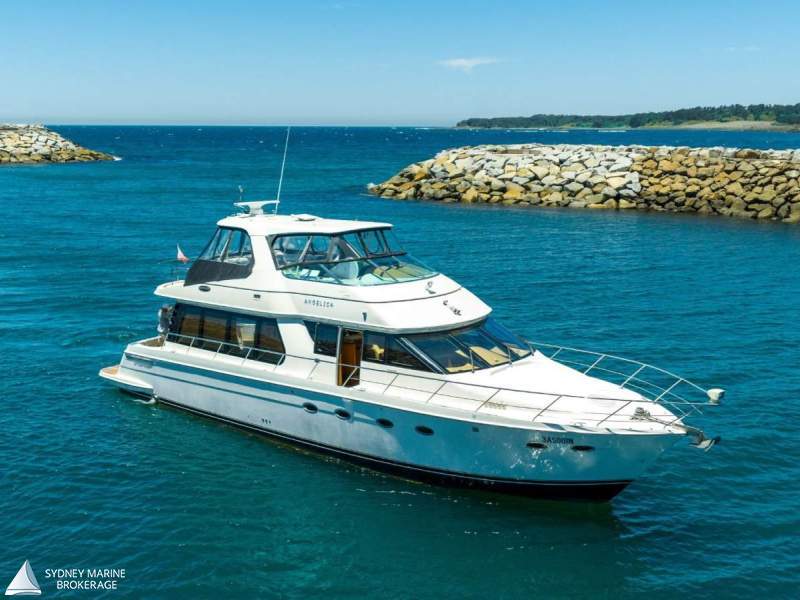 Carver 570 Pilothouse Cruiser