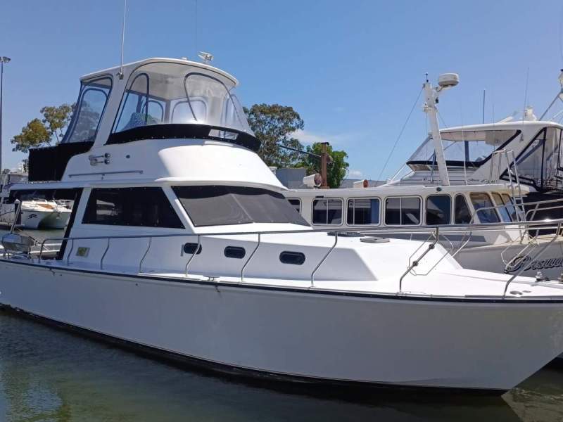 Bruce Roberts 40 Flybridge Cruiser Exeptional Build