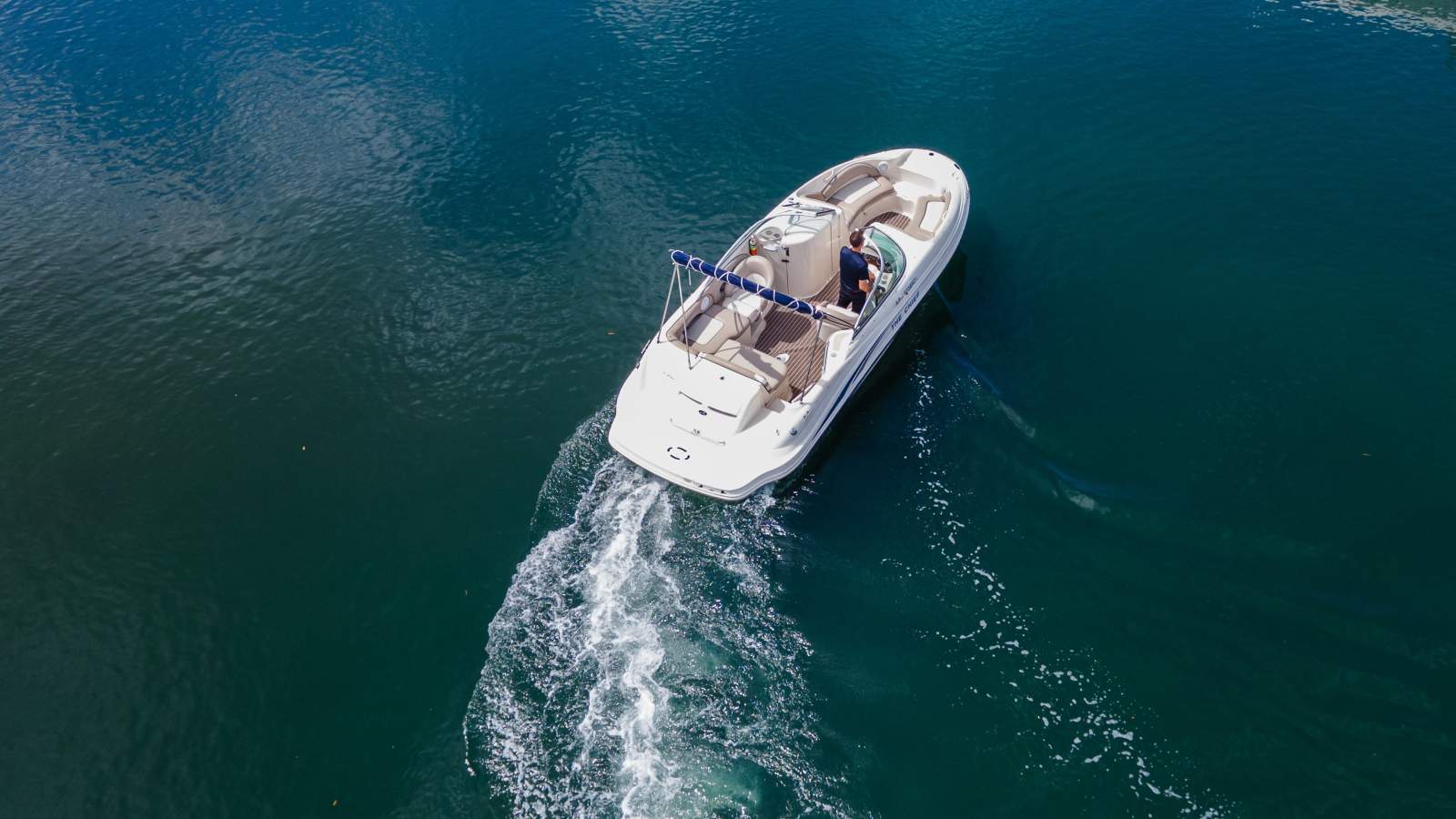 Sea Ray 220 Sundeck