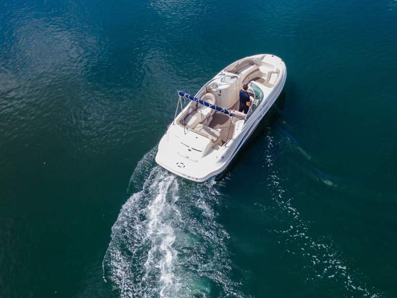 Sea Ray 220 Sundeck