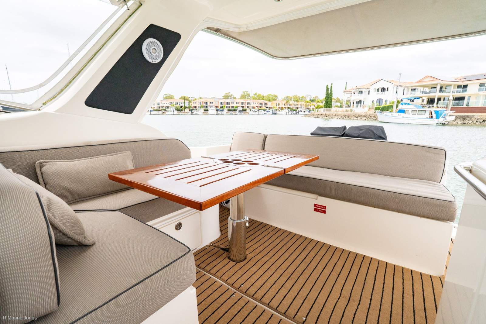 Riviera M360 Sportscruiser