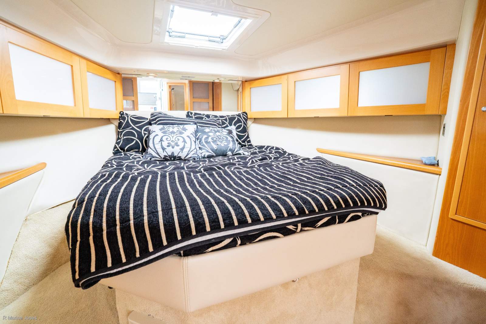 Riviera M360 Sportscruiser