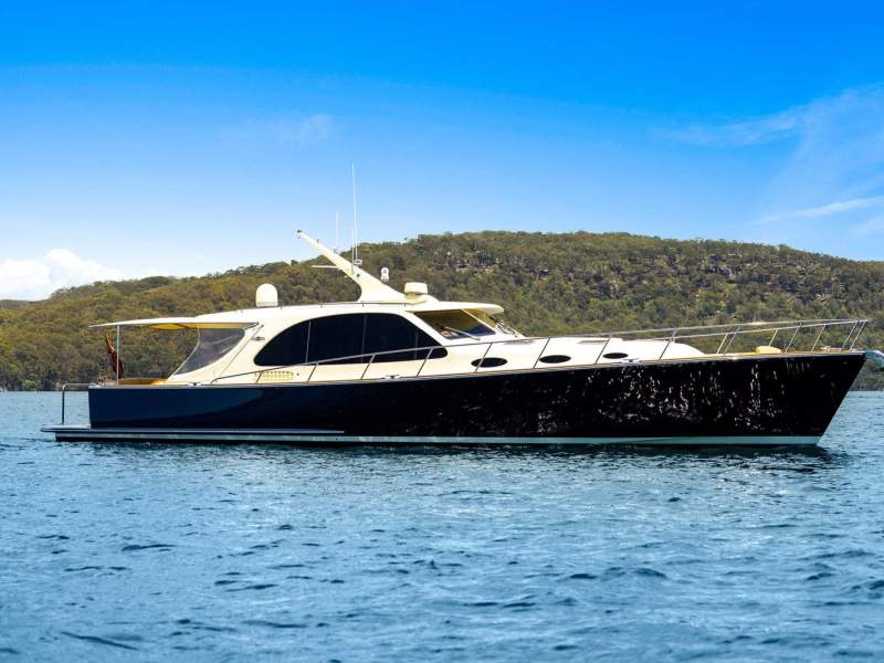 Palm Beach Motor Yachts 55 Sedan