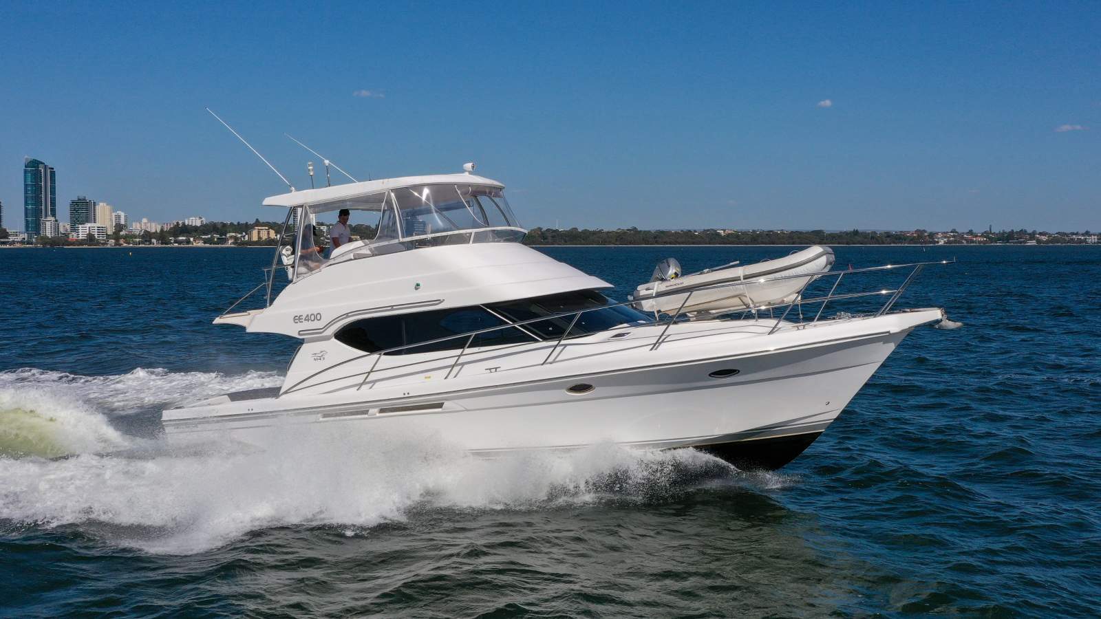 Mustang 43 Flybridge