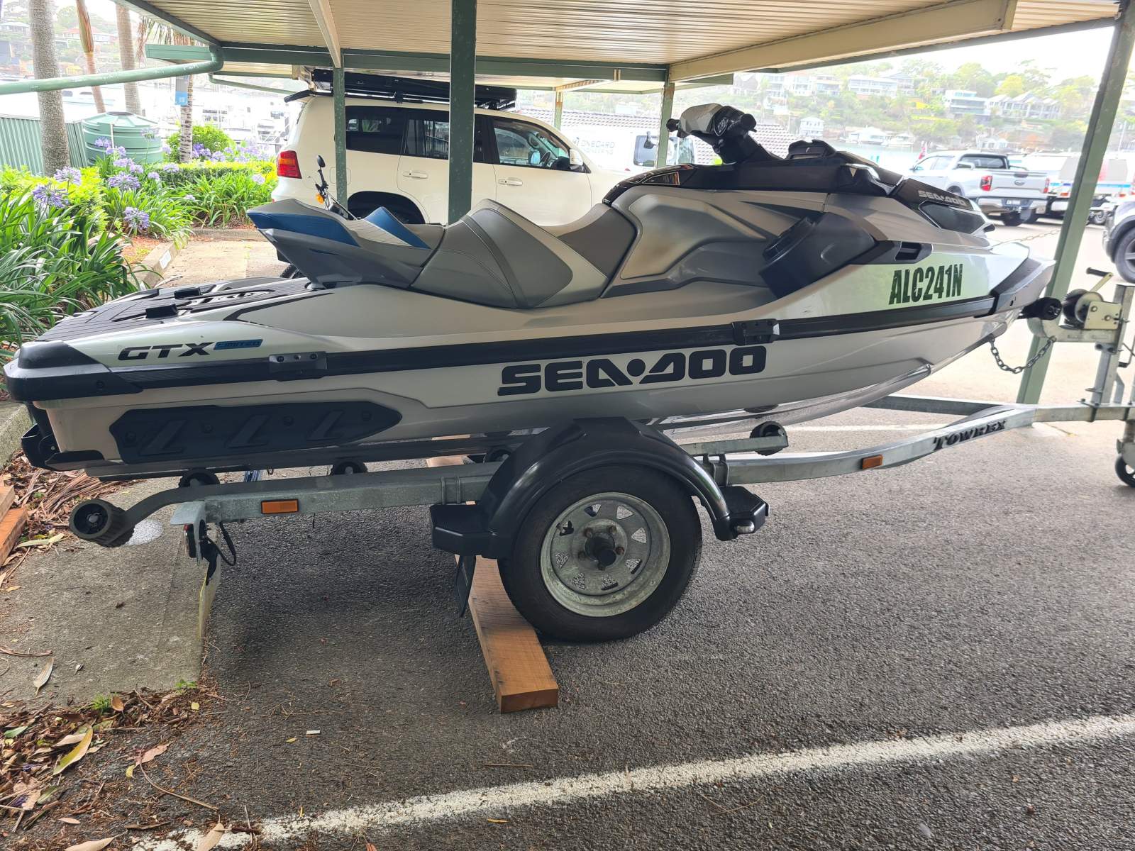 Sea-Doo GXT Limited 300