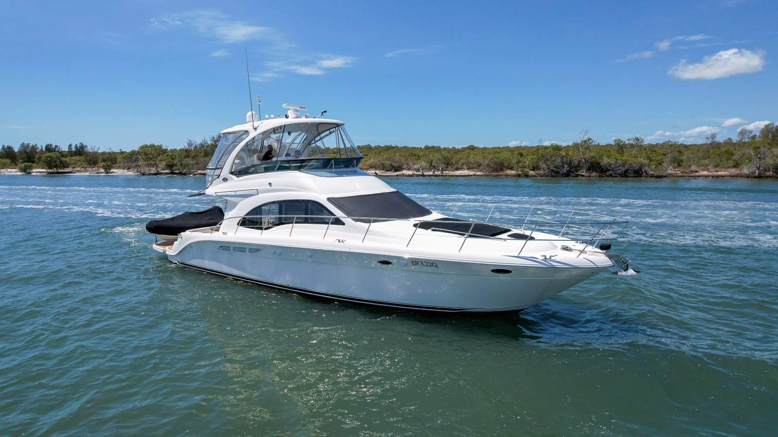 Sea Ray 525 Sedan Bridge