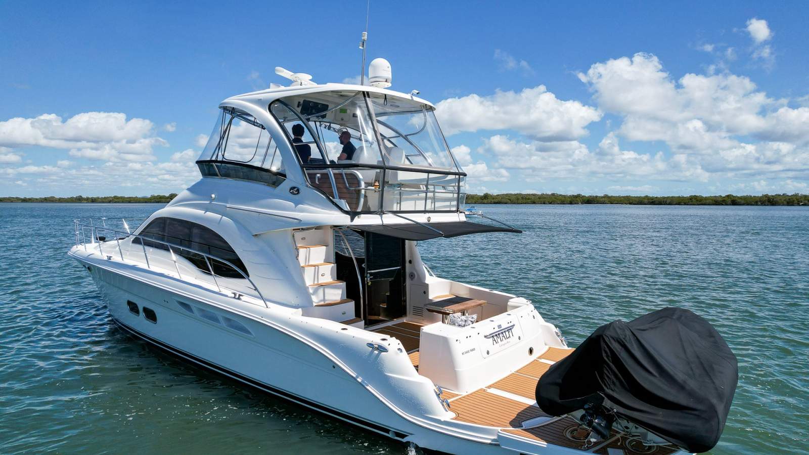 Sea Ray 525 Sedan Bridge