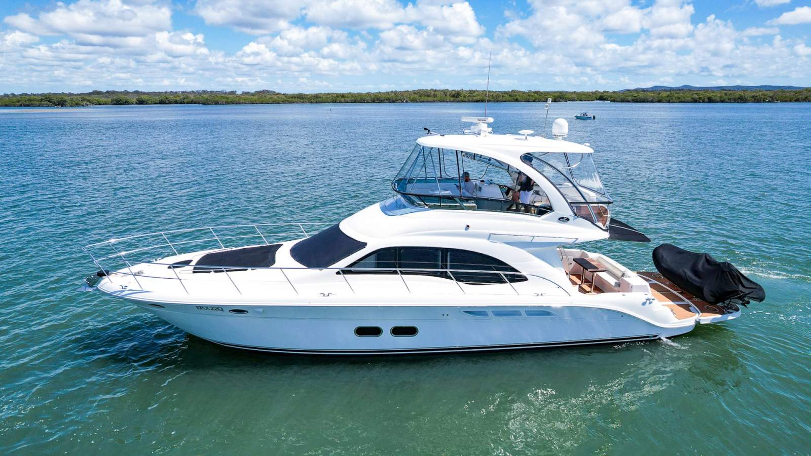 Sea Ray 525 Sedan Bridge