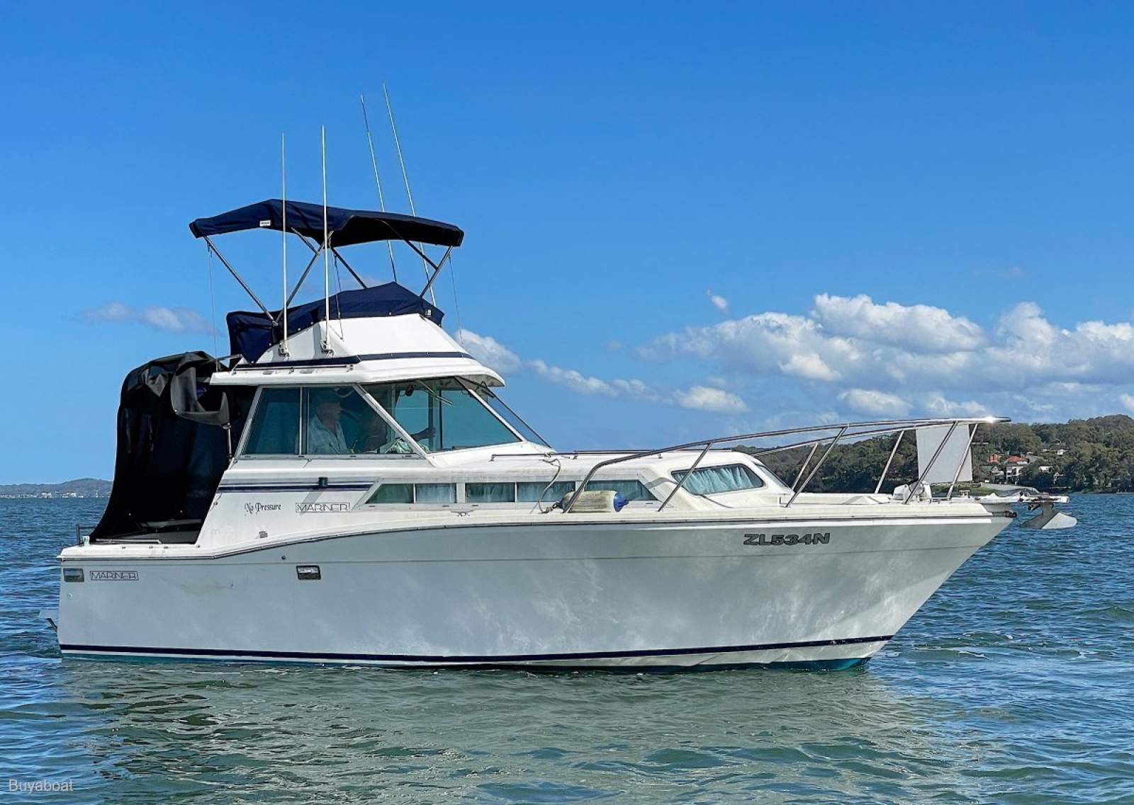 Mariner 25 Flybridge