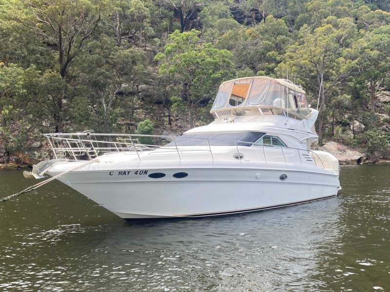 Sea Ray 400 Sedan Bridge