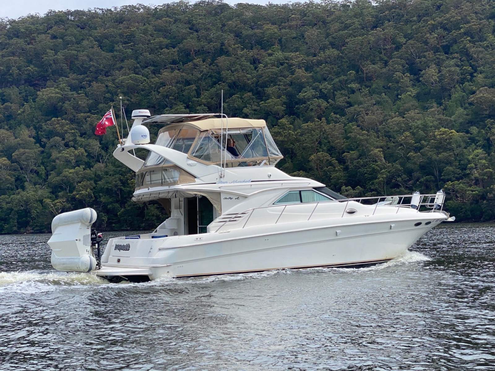 Sea Ray 400 Sedan Bridge