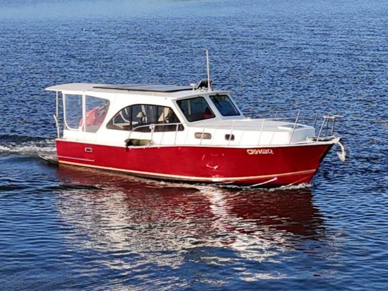 Raymond Hunt Design 38 Sedan Cruiser